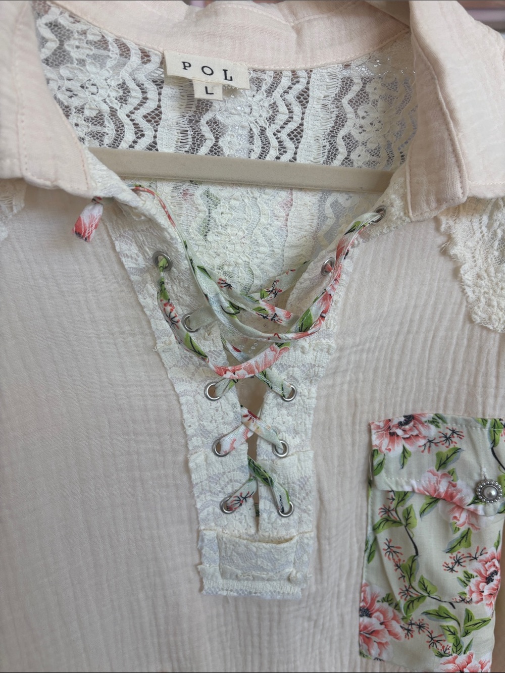 NEW POL Cream Lace-Accent Long Sleeve Top with Floral Patch Pockets - Picture 4 of 9